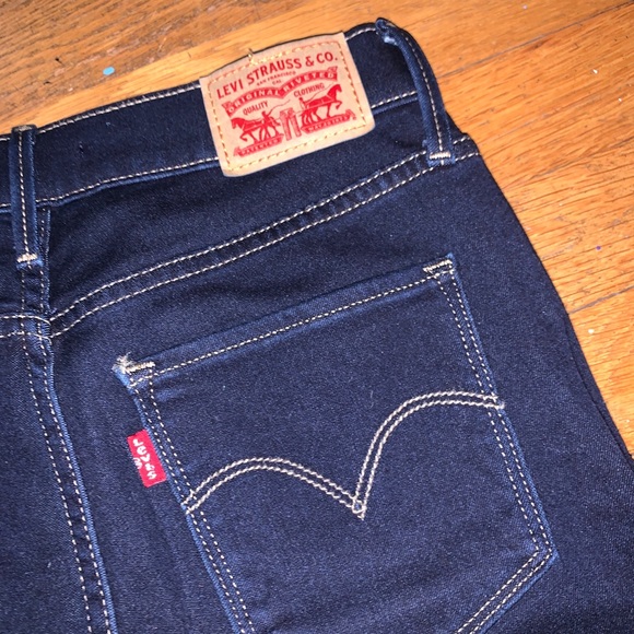 Levi’s 720 high rise super skinny dark wash jeans - Picture 4 of 4